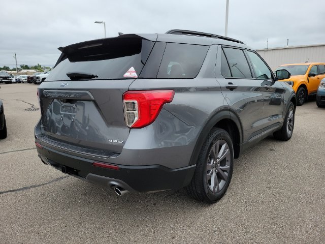 Certified 2023 Ford Explorer XLT w/ Equipment Group 202A AWD/4WD image 5