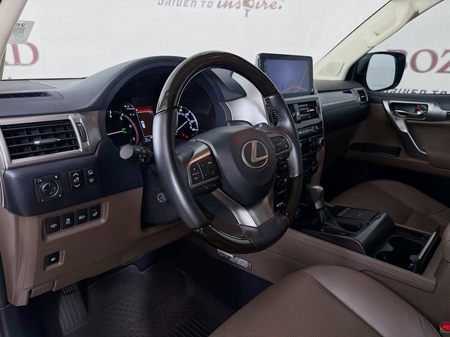 Used 2023 Lexus GX 460 Luxury w/ Sport Design Package AWD/4WD image 11