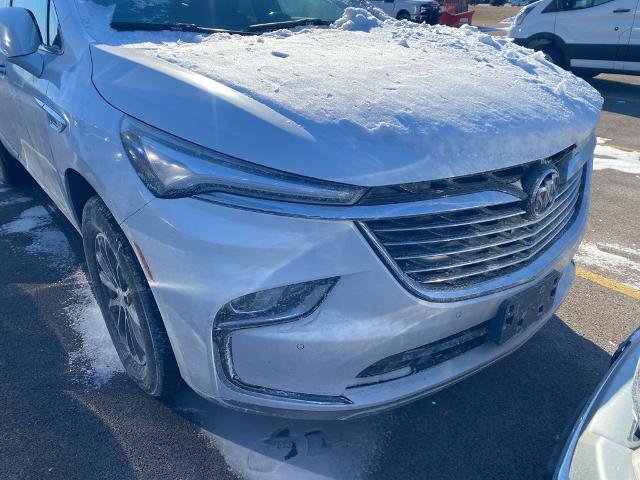 Used 2022 Buick Enclave Essence image 5