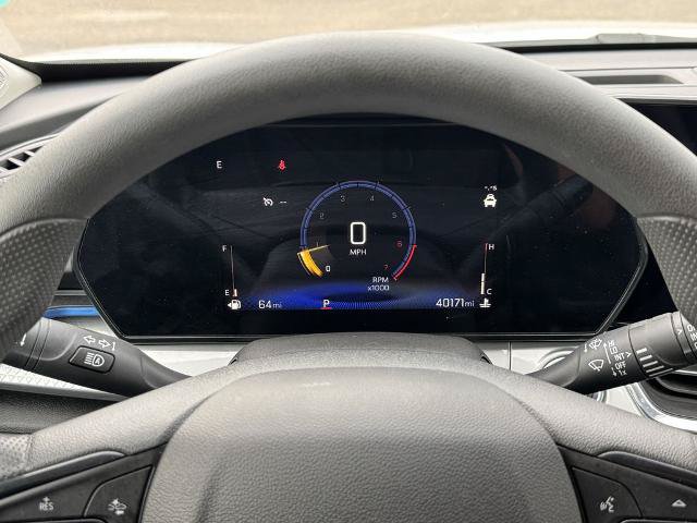 Used 2025 Chevrolet Trax LT FWD image 22