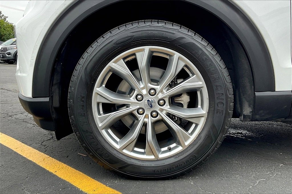 Certified 2020 Ford Explorer XLT w/ Equipment Group 202A image 8