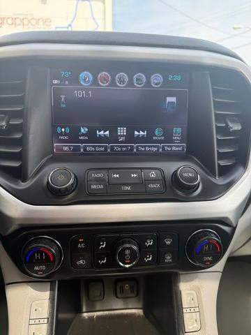Used 2019 GMC Acadia SLT AWD/4WD image 10