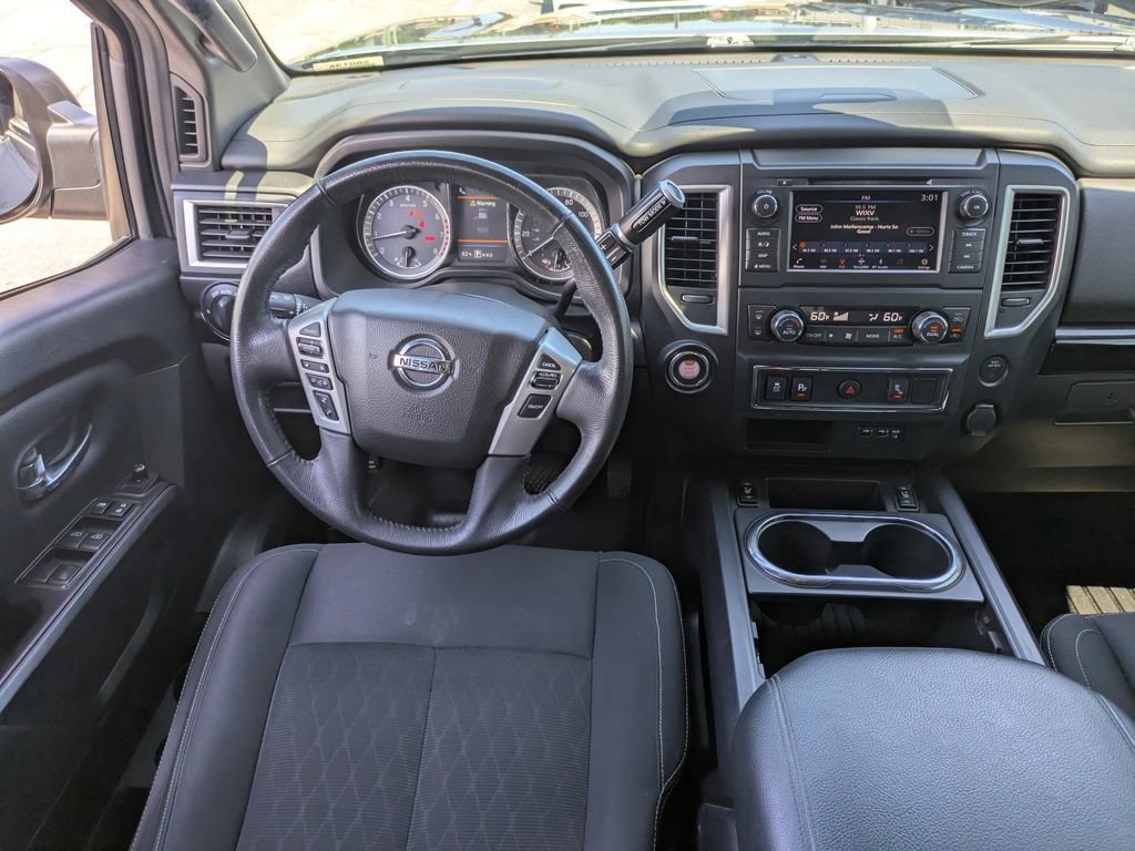 Used 2019 Nissan Titan SV w/ SV Convenience Package RWD image 16