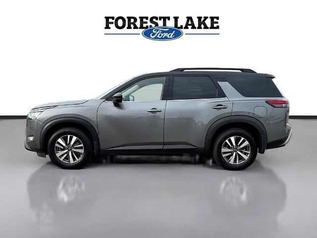 Used 2023 Nissan Pathfinder SL w/ Black Appearance Package AWD/4WD image 4