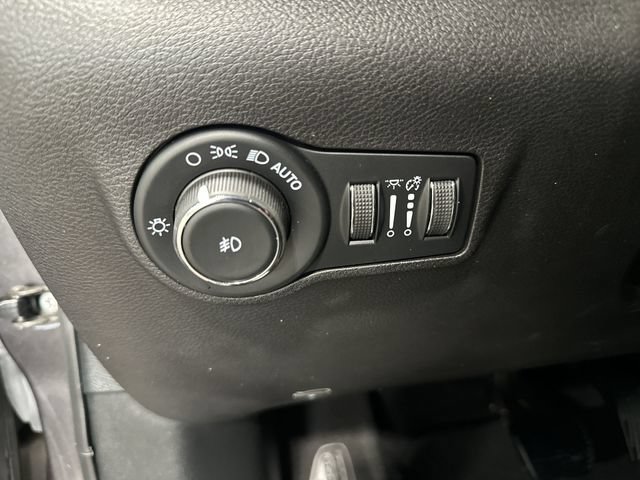 Used 2023 Jeep Compass Limited w/ Elite Group AWD/4WD image 34