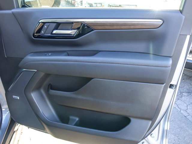 Used 2026 Chevrolet Tahoe High Country w/ Sun And Tow Package AWD/4WD image 32