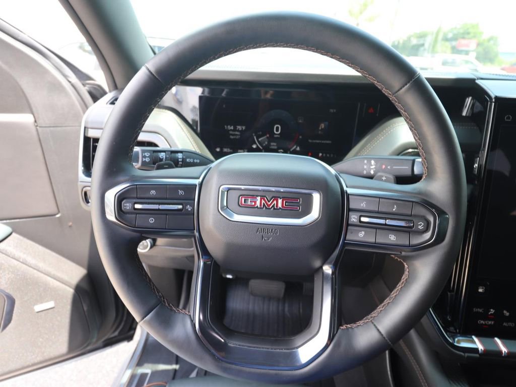 Used 2025 GMC Yukon AT4 AWD/4WD image 20