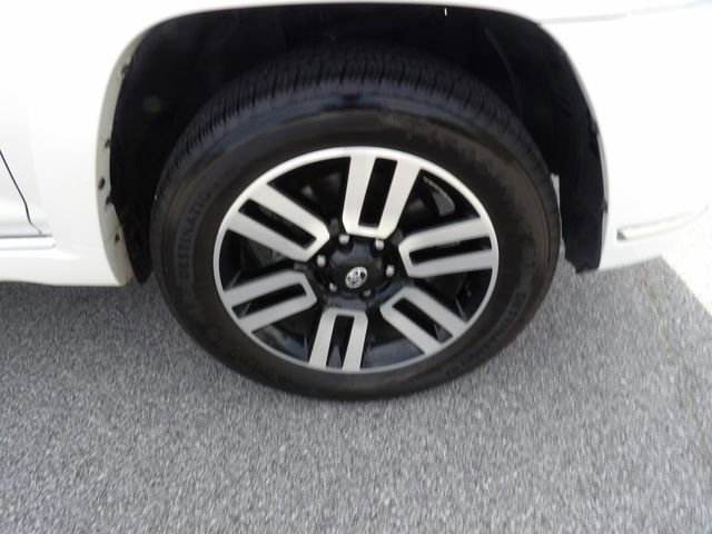 Used 2022 Toyota 4Runner Limited AWD/4WD image 12