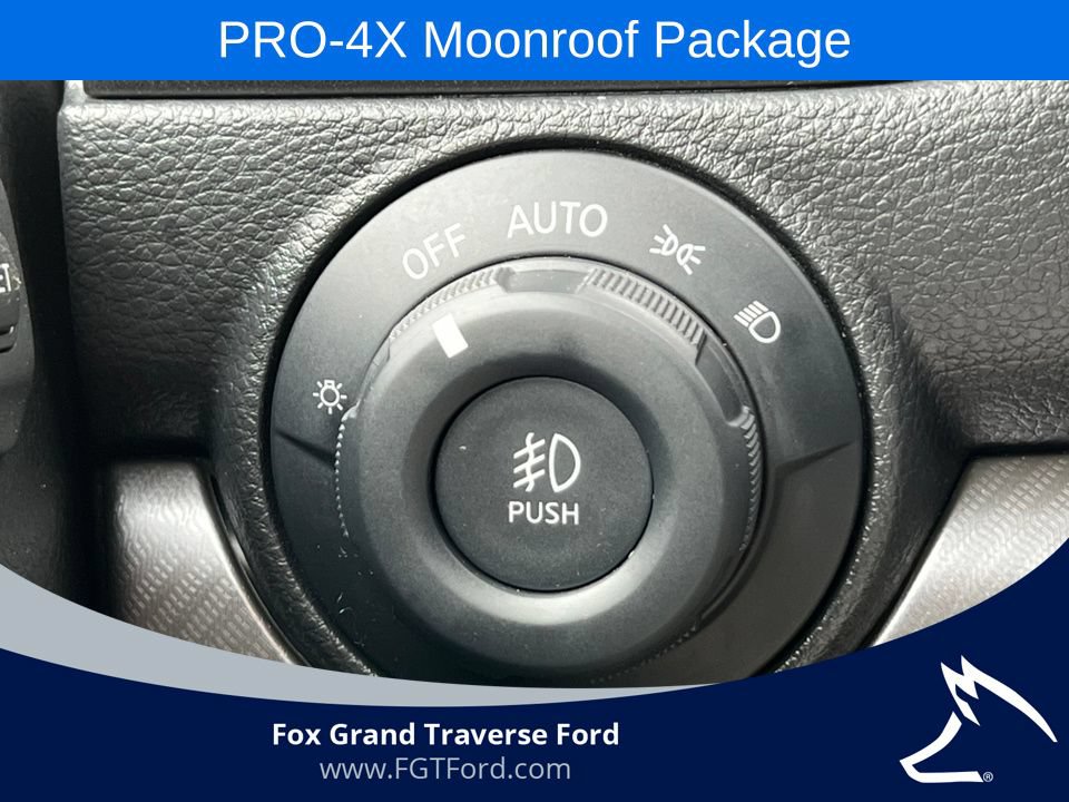Used 2022 Nissan Titan PRO-4X w/ Pro-4x Convenience Package AWD/4WD image 20