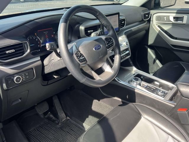 Certified 2023 Ford Explorer XLT w/ Equipment Group 202A AWD/4WD image 7