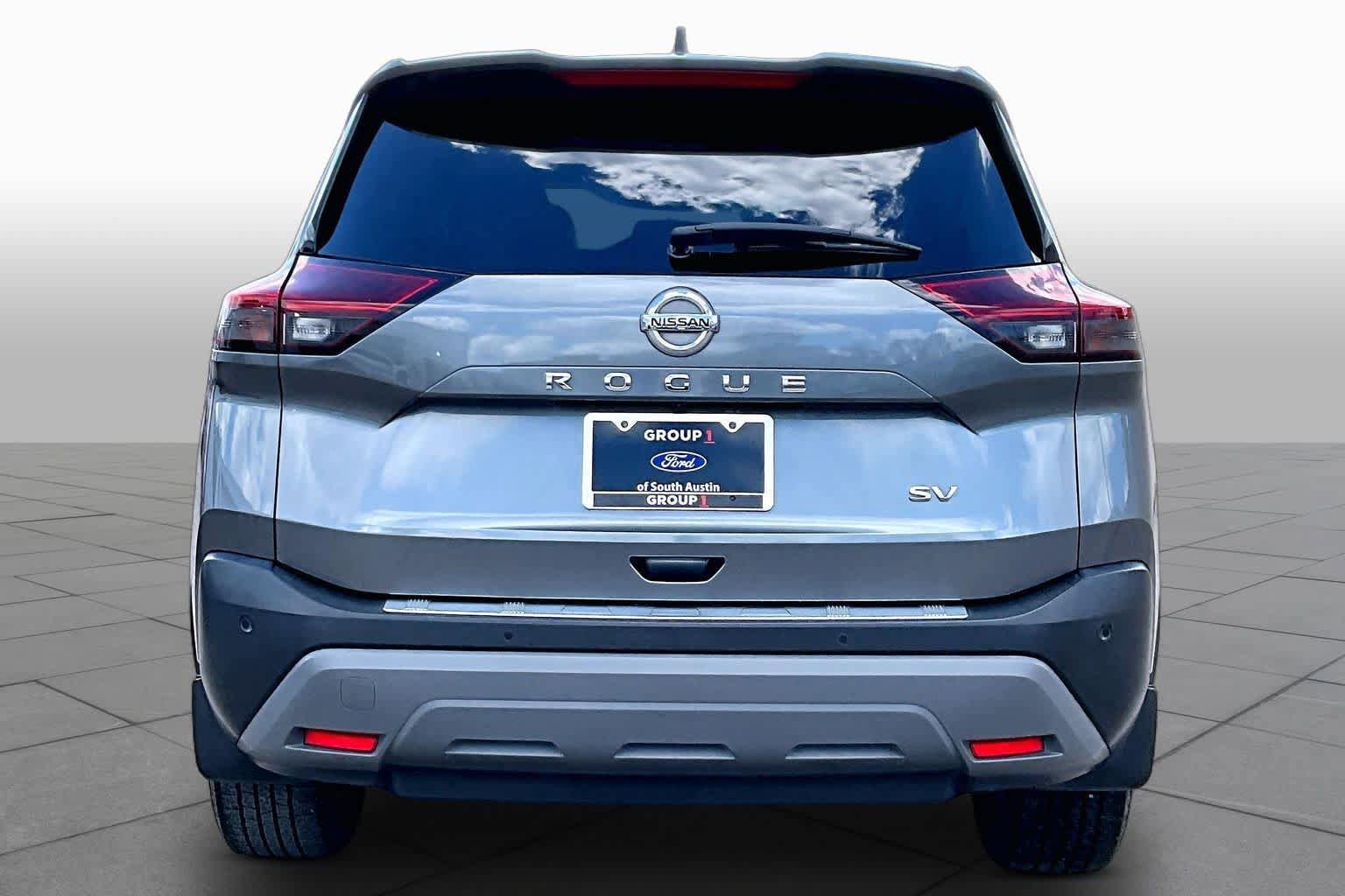 Used 2021 Nissan Rogue SV w/ Premium Package FWD image 5