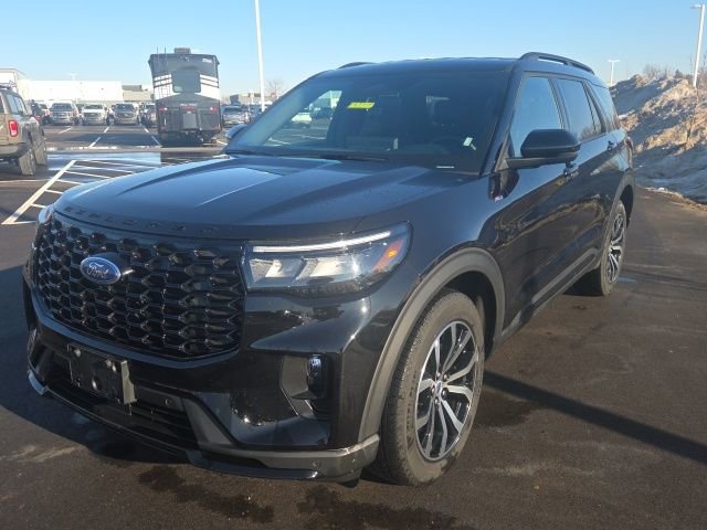 Certified 2025 Ford Explorer ST-Line image 2