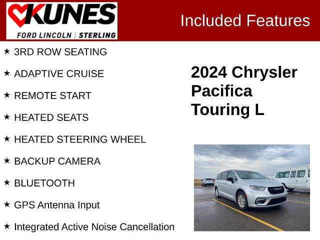 Used 2024 Chrysler Pacifica Touring-L image 2