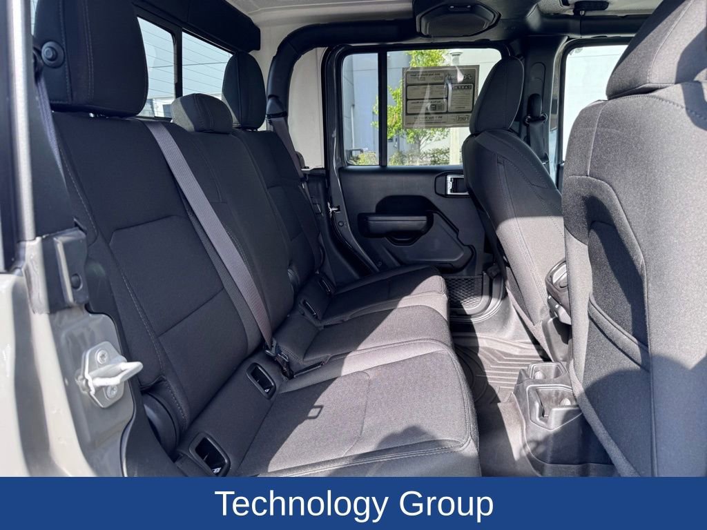 Used 2021 Jeep Gladiator Sport image 18