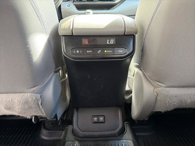 Used 2020 Toyota Highlander L AWD/4WD image 33