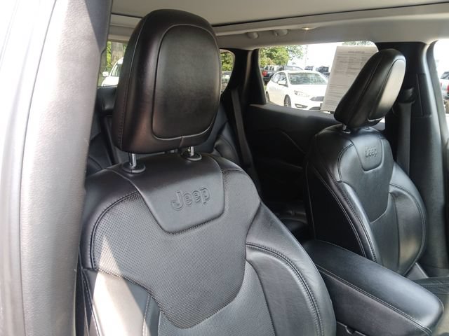 Used 2019 Jeep Cherokee Limited AWD/4WD image 49