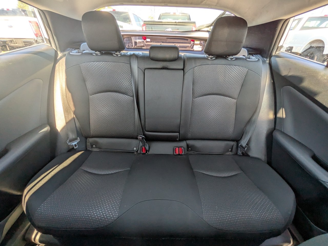 Used 2020 Toyota Prius LE w/ Carpet Mat Package AWD/4WD image 15