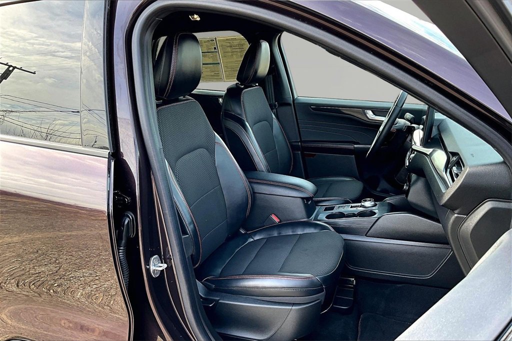 Certified 2023 Ford Escape ST-Line w/ Tech Pack #1 image 7