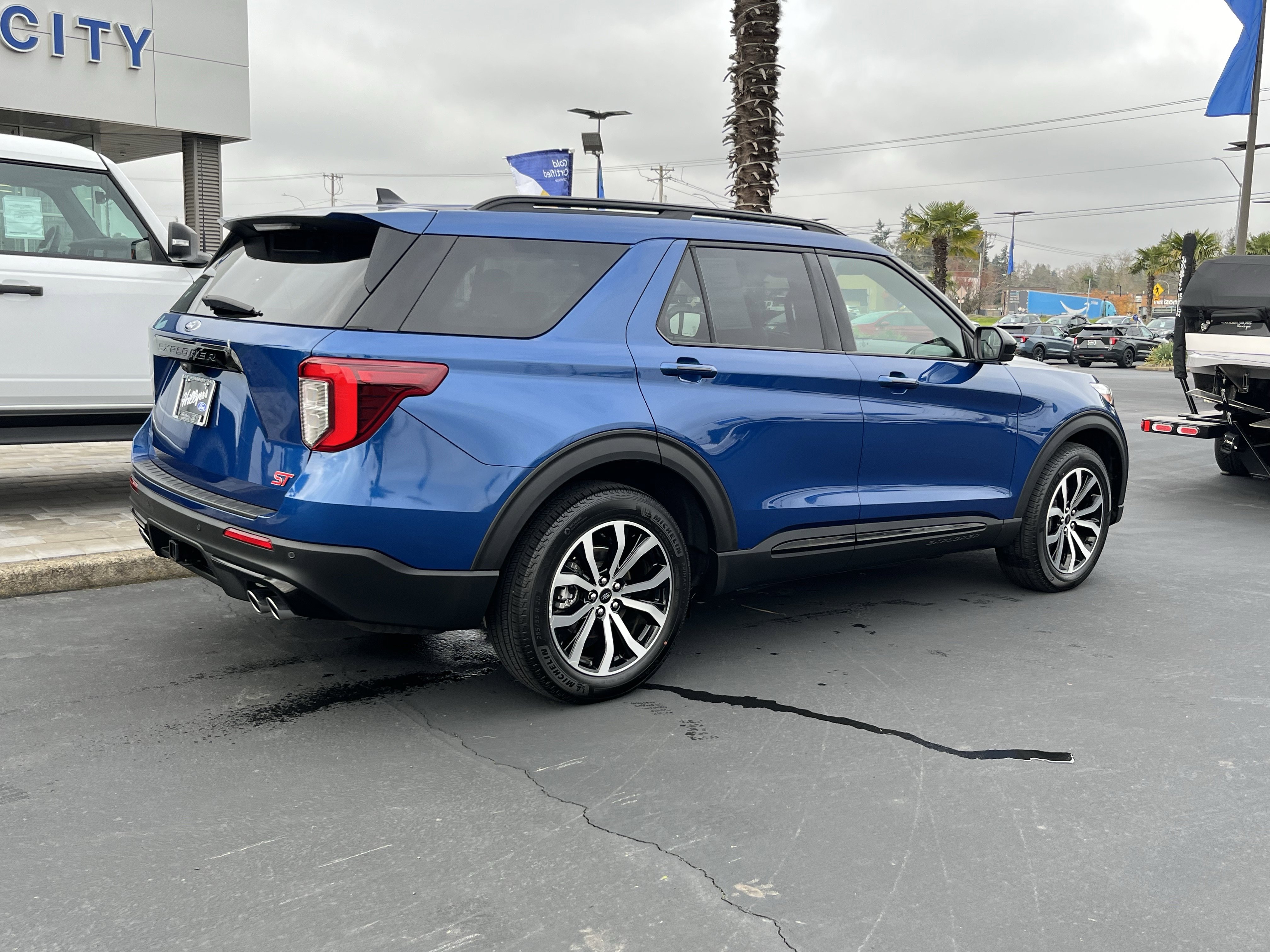 Certified 2022 Ford Explorer ST image 3