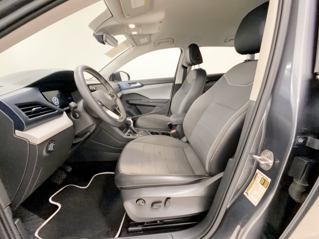 Used 2023 Volkswagen Taos SE FWD image 5