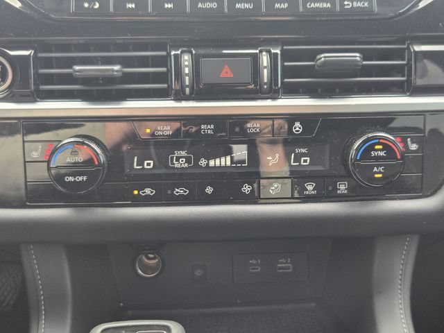 Used 2024 Nissan Pathfinder SL AWD/4WD image 23