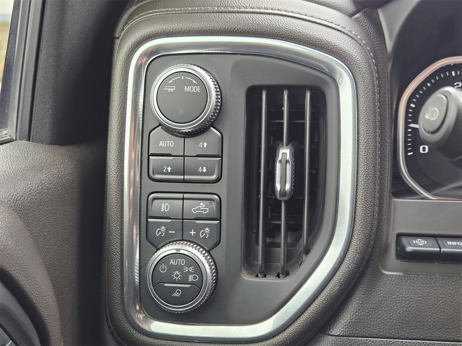 Used 2020 GMC Sierra 2500 Denali w/ Denali Ultimate Package image 14