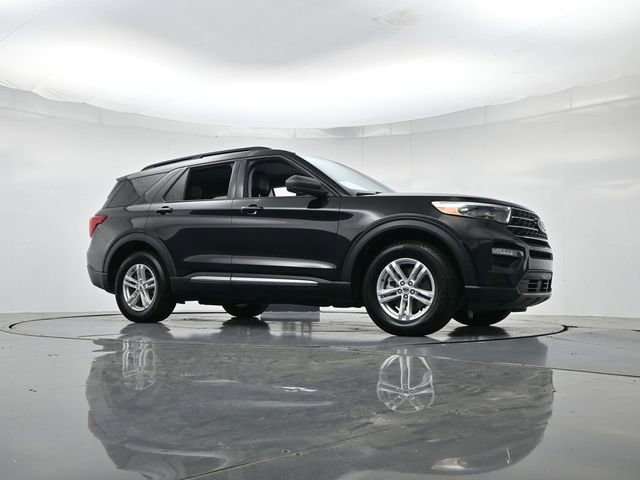 Certified 2021 Ford Explorer XLT w/ Equipment Group 202A AWD/4WD image 35