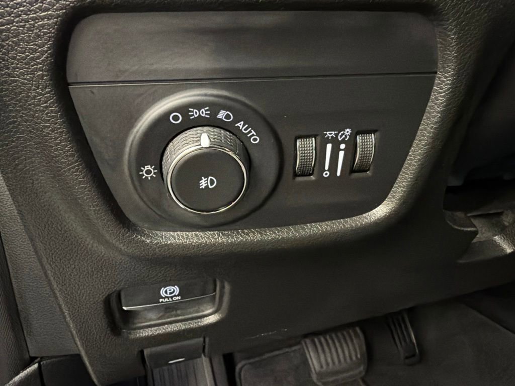Used 2022 Jeep Grand Cherokee L Limited w/ Trailer Tow Group (B) AWD/4WD image 22