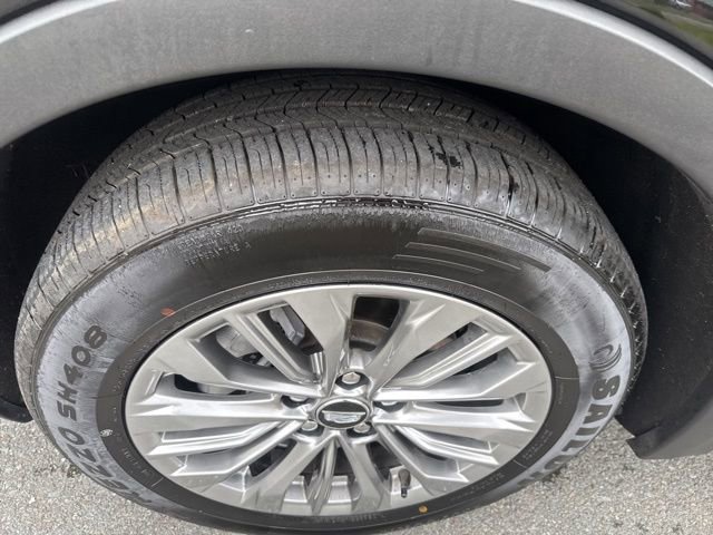Used 2024 Cadillac XT4 Premium Luxury AWD/4WD image 13