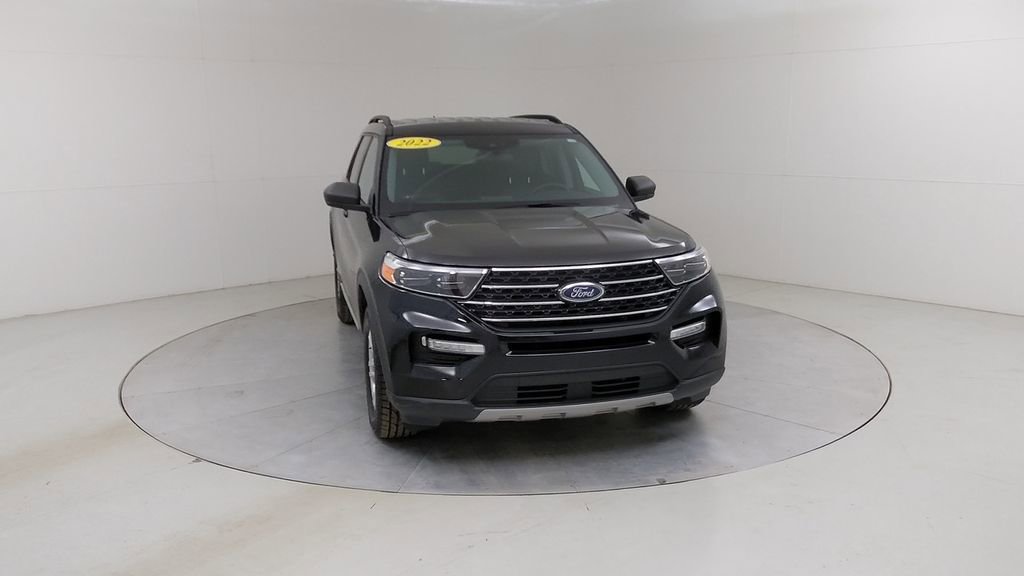 Certified 2022 Ford Explorer XLT w/ Equipment Group 202A image 10