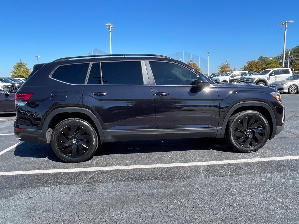 Used 2024 Volkswagen Atlas SE w/ Panoramic Sunroof Package AWD/4WD image 8