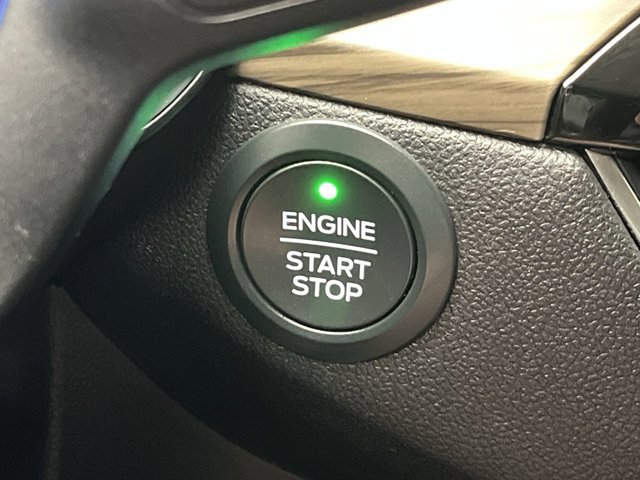 Certified 2020 Ford Escape Titanium AWD/4WD image 22