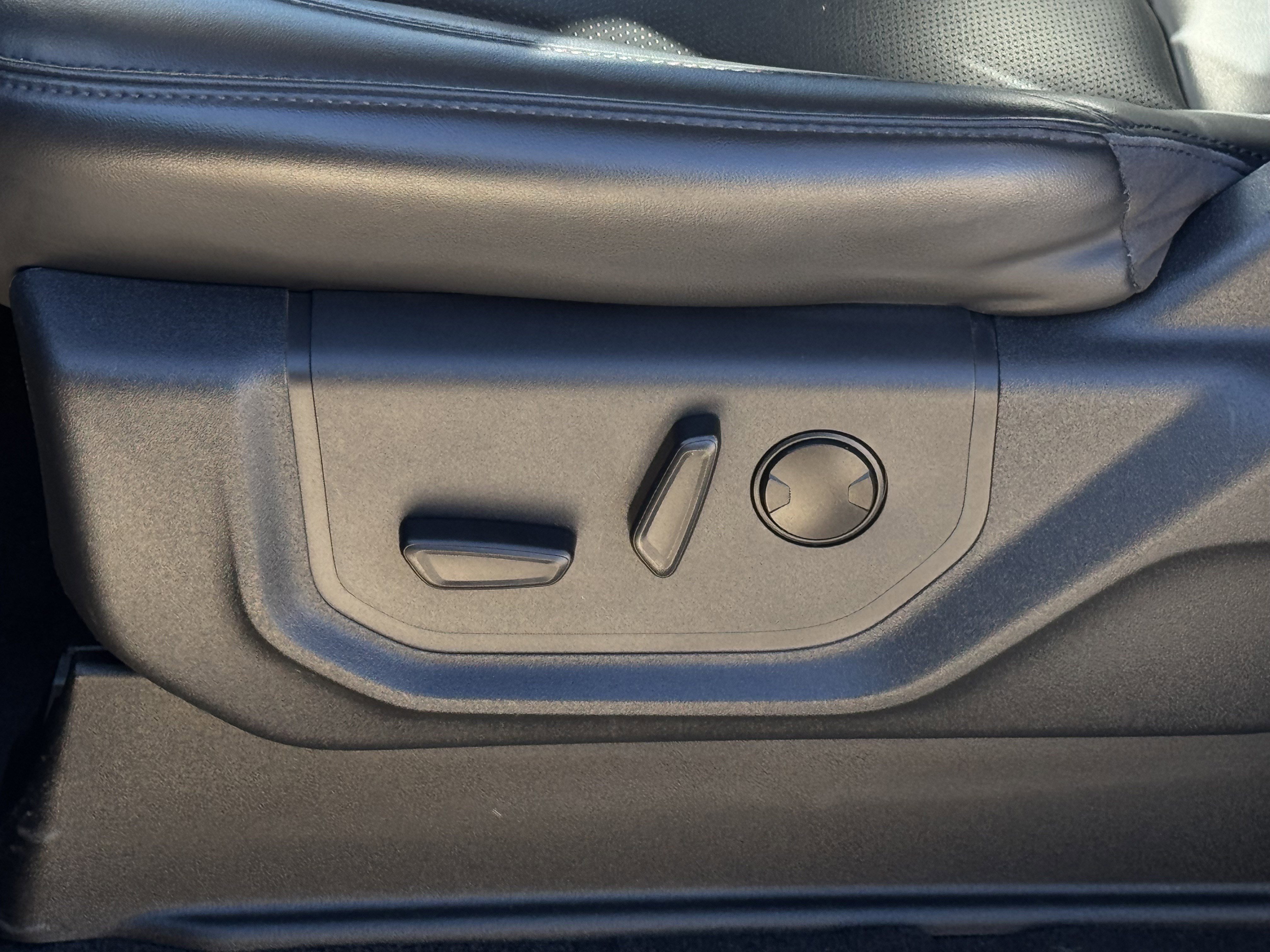 Certified 2024 Ford Expedition Max XLT image 17