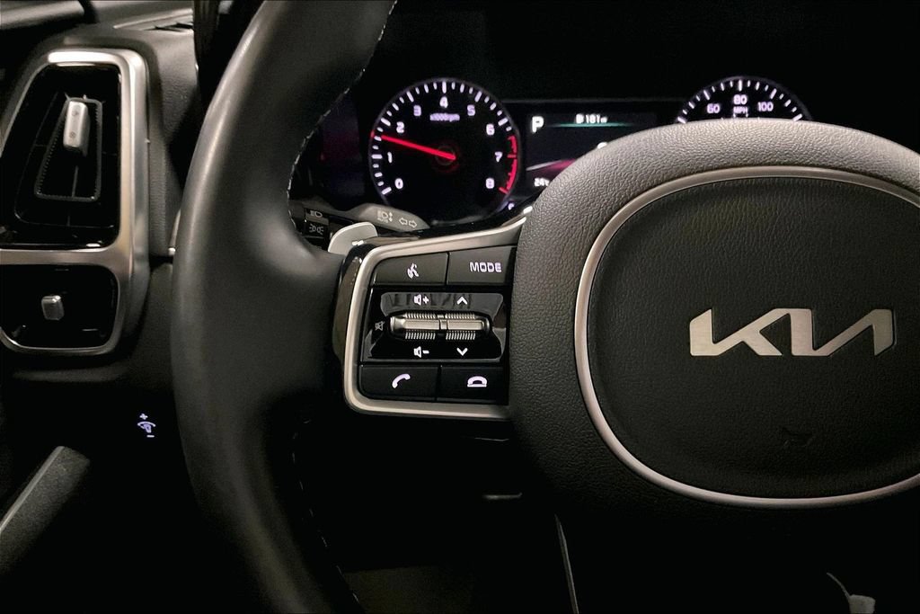 Used 2023 Kia Sorento EX AWD/4WD image 17