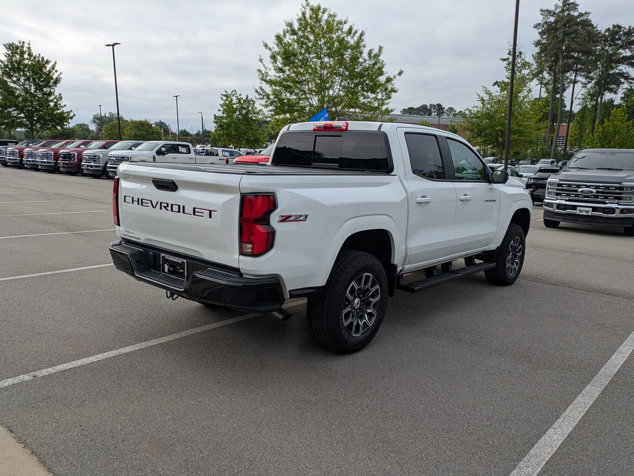 Used 2024 Chevrolet Colorado Z71 w/ Z71 Convenience Package 2 AWD/4WD image 4