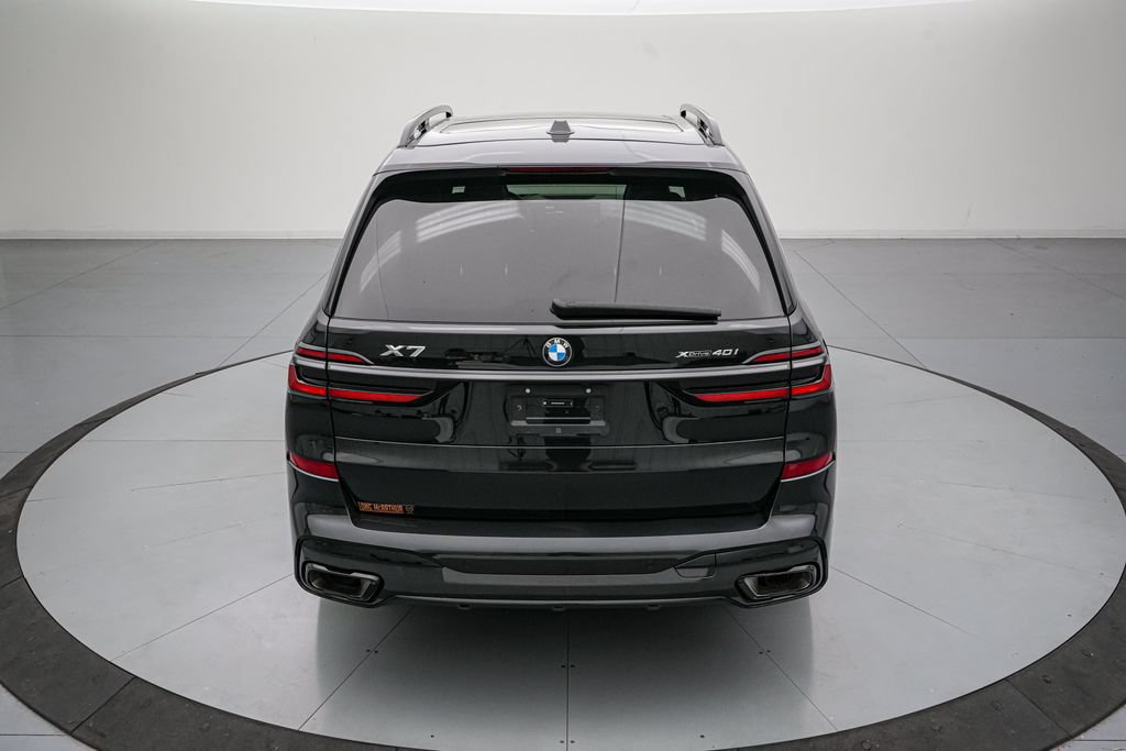 Used 2024 BMW X7 xDrive40i w/ M Sport Package AWD/4WD image 5