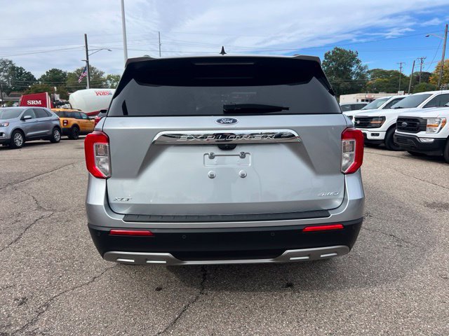 Certified 2023 Ford Explorer XLT w/ Equipment Group 202A AWD/4WD image 5
