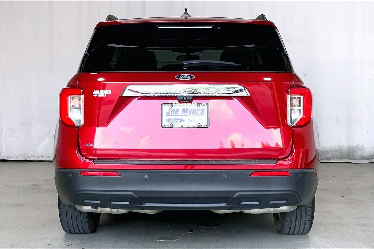 Certified 2023 Ford Explorer XLT RWD image 3