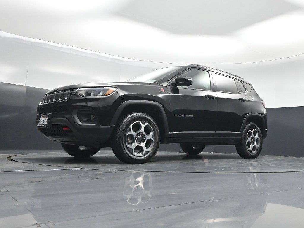 Used 2022 Jeep Compass Trailhawk AWD/4WD image 39