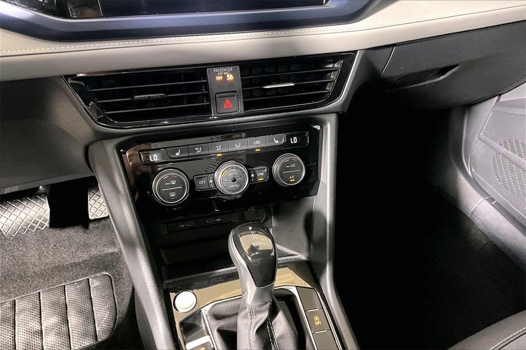 Used 2024 Volkswagen Taos SE image 24