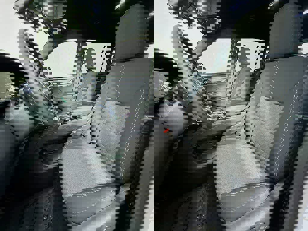 Used 2025 GMC Acadia Elevation image 15