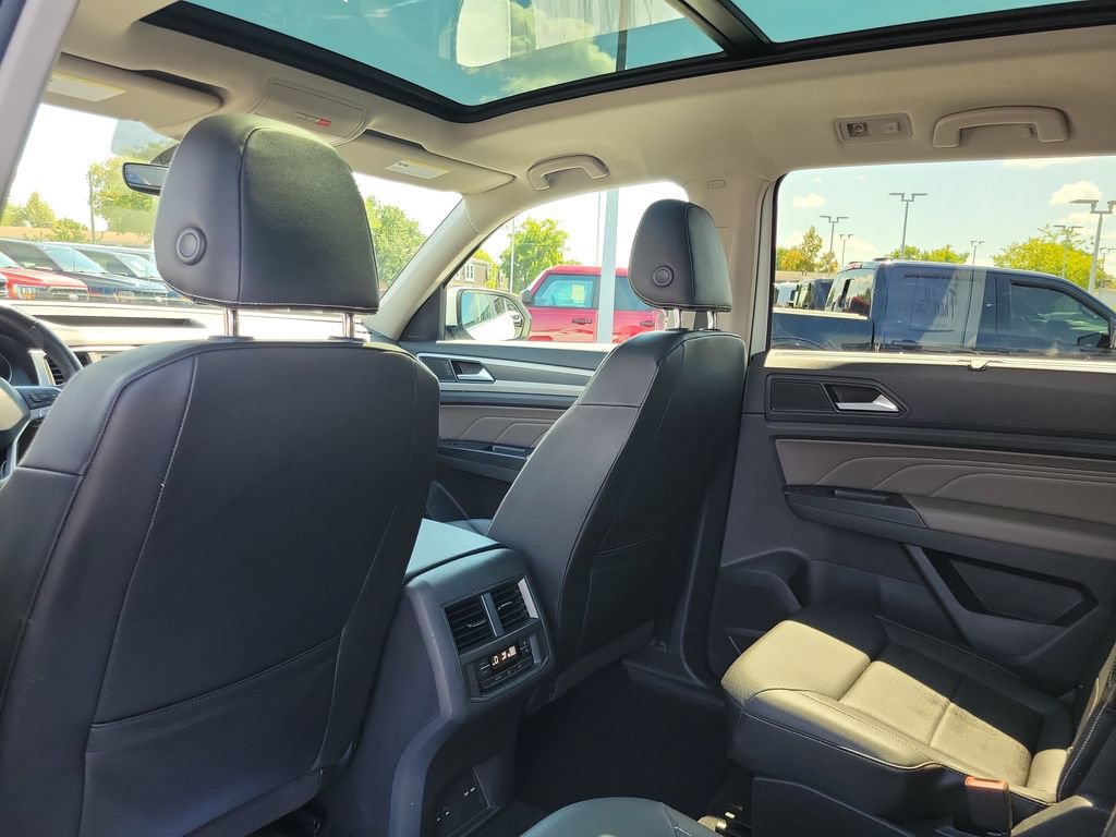 Used 2021 Volkswagen Atlas SE w/ Panoramic Sunroof Package FWD image 16