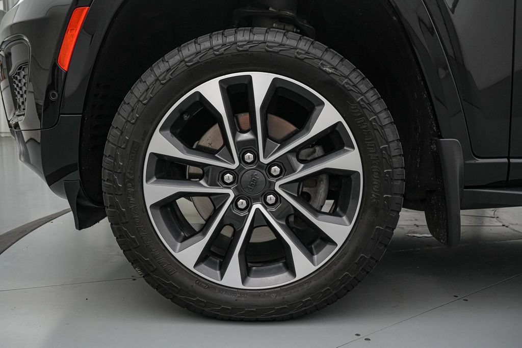 Used 2021 Jeep Grand Cherokee L Overland w/ Luxury Tech Group IV AWD/4WD image 10
