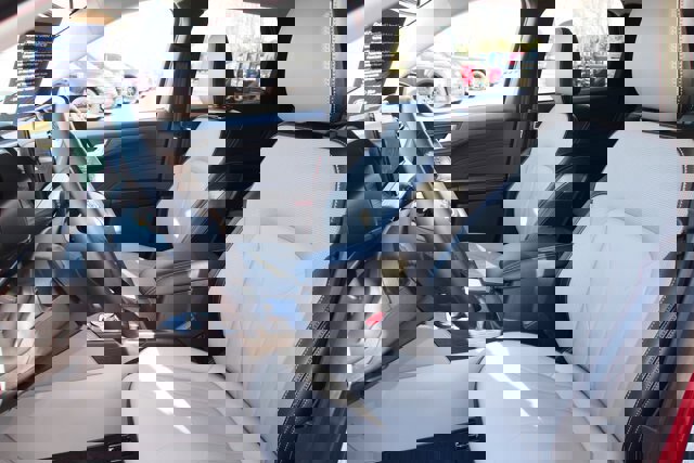 Certified 2025 Ford Escape Platinum w/ Premium Technology Package image 16