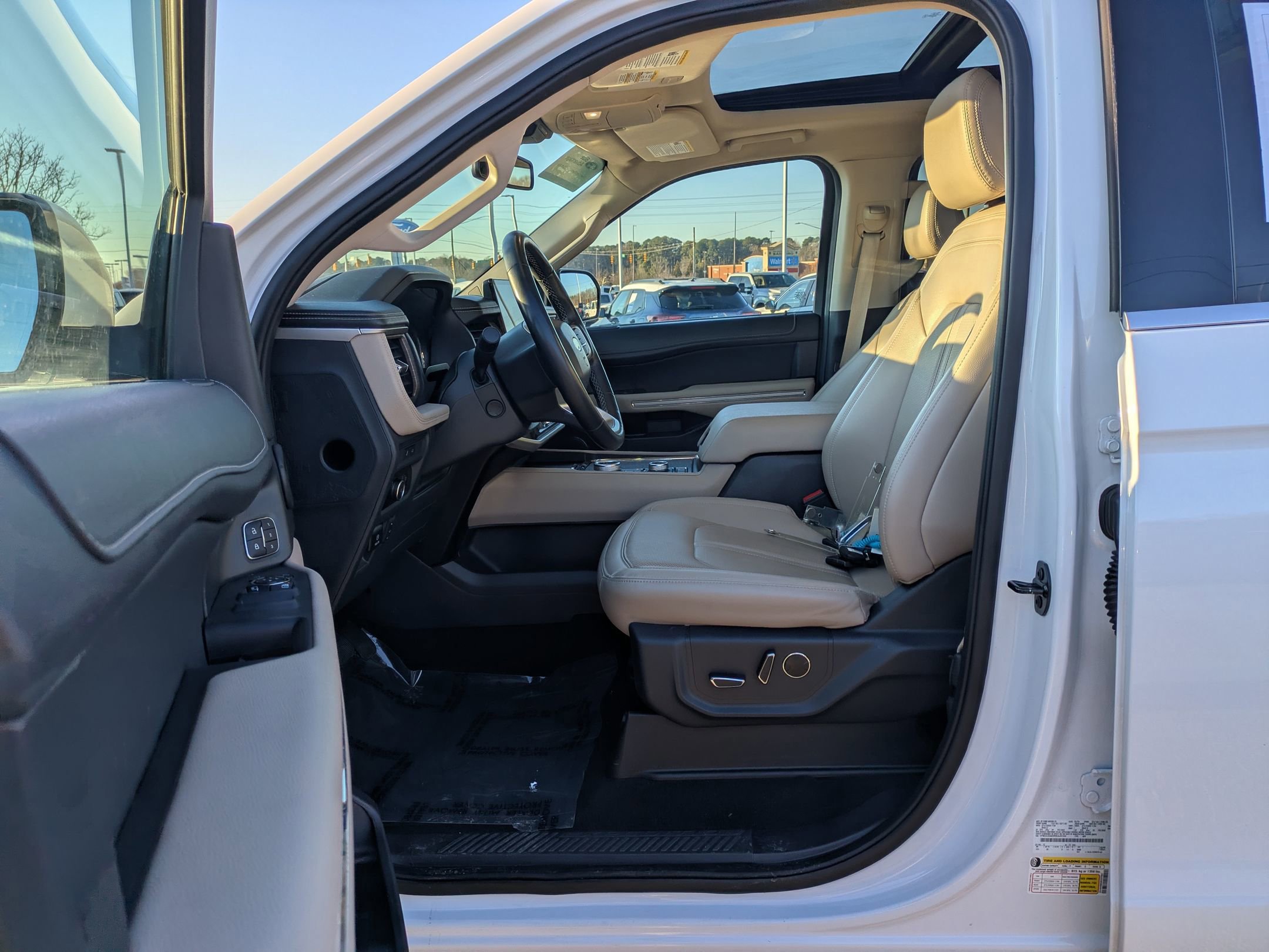 Certified 2024 Ford Expedition Limited image 14