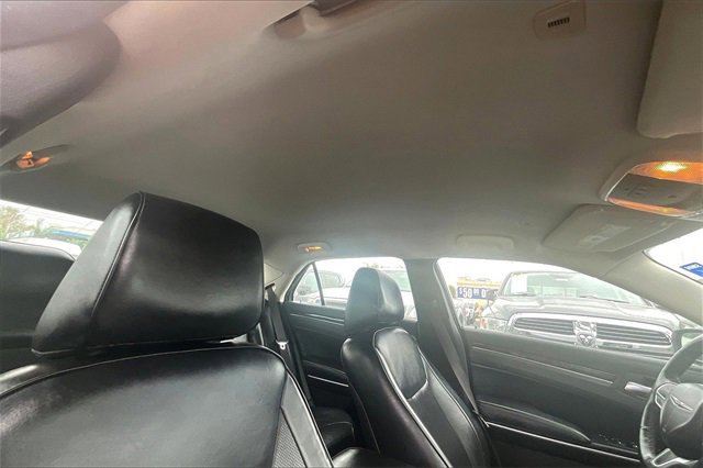 Used 2019 Chrysler 300 Limited image 21