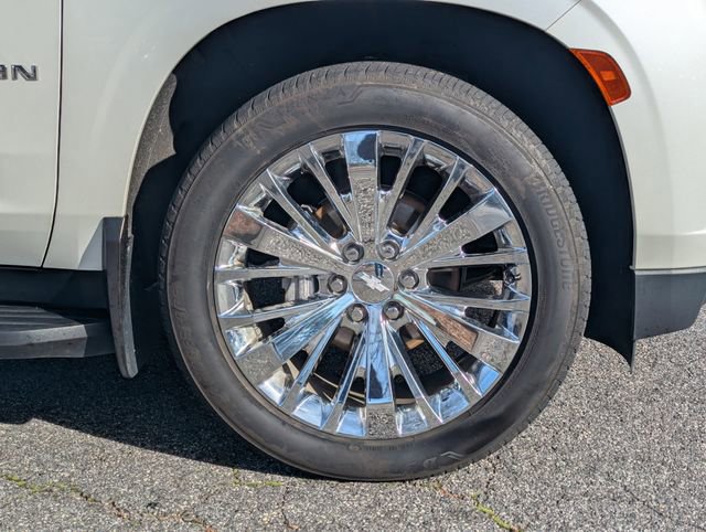 Used 2023 Chevrolet Suburban Premier image 11