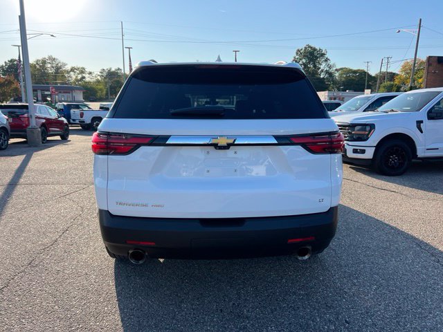 Used 2023 Chevrolet Traverse LT w/ LT Premium Package AWD/4WD image 3
