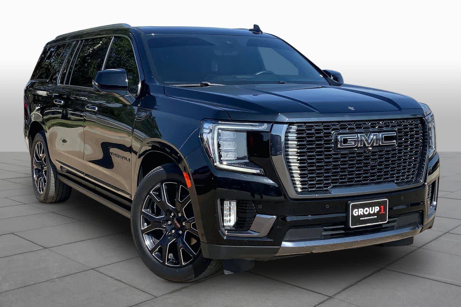 Used 2024 GMC Yukon XL Denali Ultimate AWD/4WD image 3