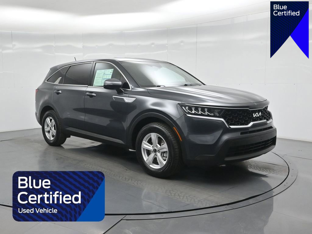 Used 2023 Kia Sorento LX image 1
